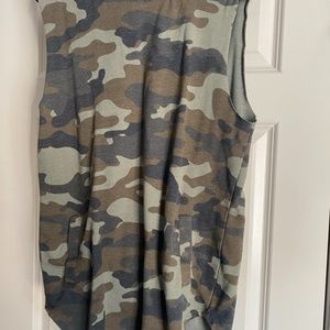 Sleeveless camo hoodie